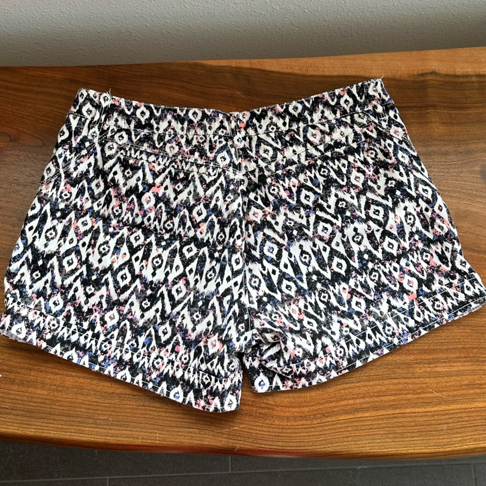 Lole Shorts, Black / White Geometric Print, Women's 4 - Picture 2 of 8